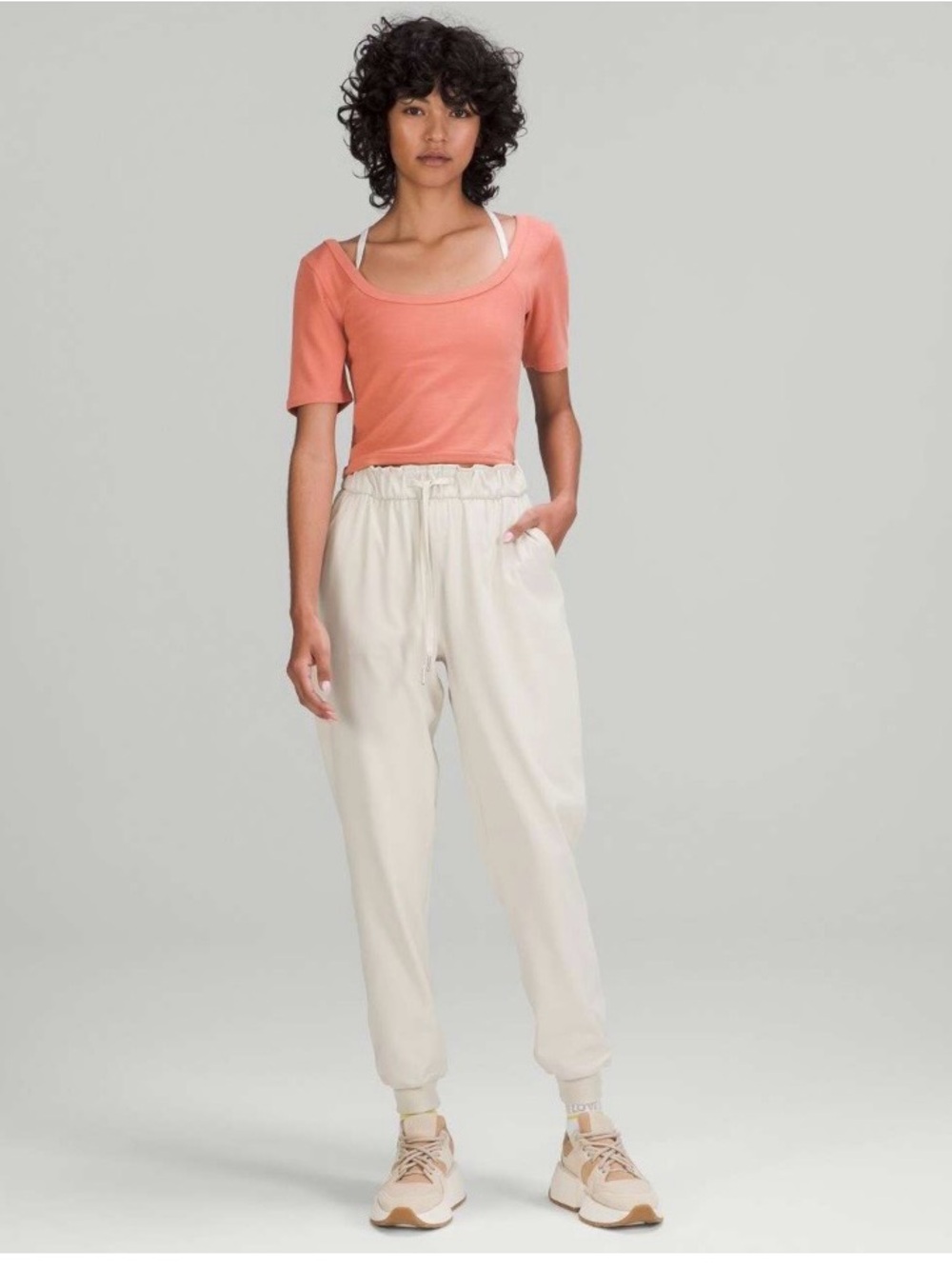 Lululemon Stretch Luxtreme High-Rise Jogger
Natural Ivory W5EG1S size 8